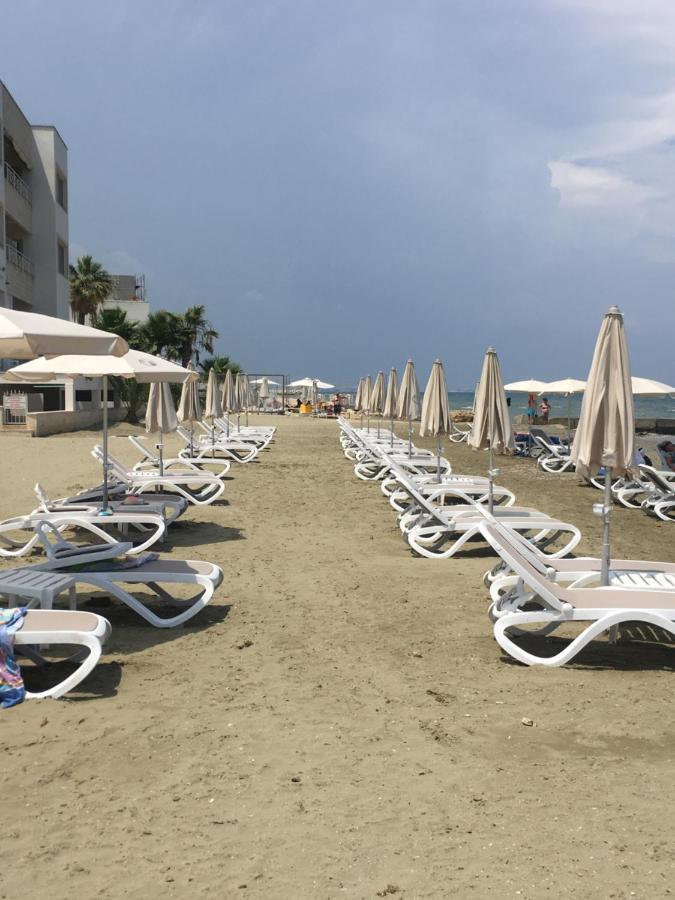 Larnaca Beach Apartment 1A ภายนอก รูปภาพ