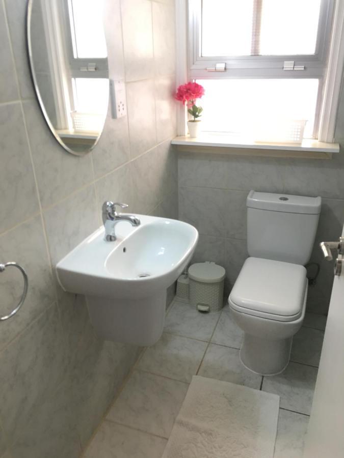 Larnaca Beach Apartment 1A ภายนอก รูปภาพ