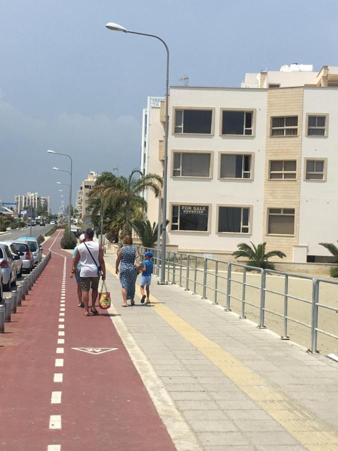 Larnaca Beach Apartment 1A ภายนอก รูปภาพ
