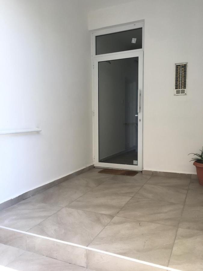 Larnaca Beach Apartment 1A ภายนอก รูปภาพ